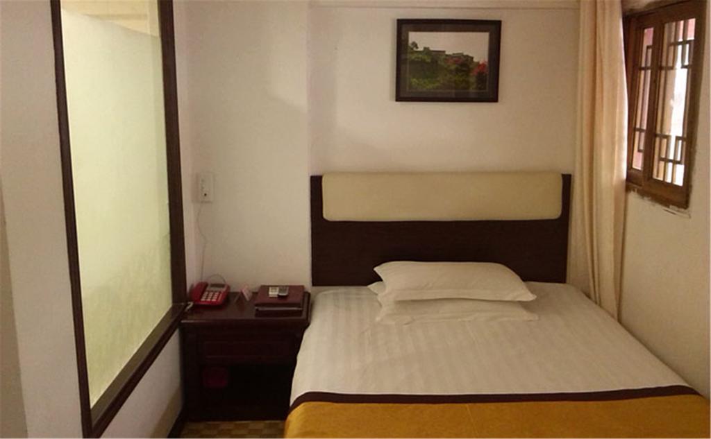 Wudangshan Yinjie Holiday Hotel Danjiangkou Rom bilde